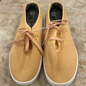 NWOT ALLBIRDS Men's Tree Pipers Keep it classic with our comfy, low-top sneaker.